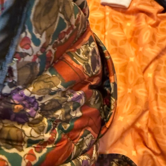 Colorful Patterned Shoulder Bag - Picture 8 of 9